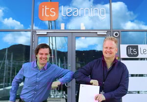 Gudmundur Ebenezer, toimitusjohtaja, Lifekeys, ja Nils Viken, johtaja, itslearning Norja.